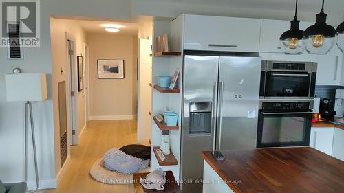 610 - 1 Palace Pier Court, Toronto, ON - Indoor Photo Showing Kitchen