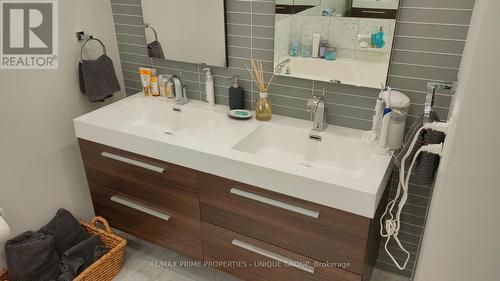 610 - 1 Palace Pier Court, Toronto, ON - Indoor Photo Showing Bathroom