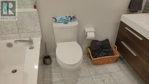 610 - 1 Palace Pier Court, Toronto, ON - Indoor Photo Showing Bathroom