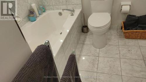 610 - 1 Palace Pier Court, Toronto, ON - Indoor Photo Showing Bathroom