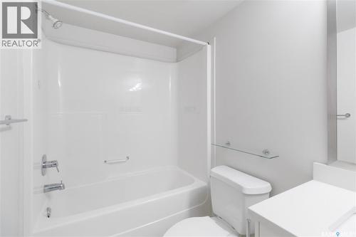103C 415 Hunter Road, Saskatoon, SK - Indoor Photo Showing Bathroom