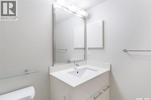 103C 415 Hunter Road, Saskatoon, SK - Indoor Photo Showing Bathroom