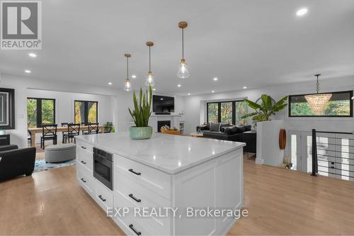 3169 King Street, Lincoln, ON - Indoor Photo Showing Kitchen With Upgraded Kitchen