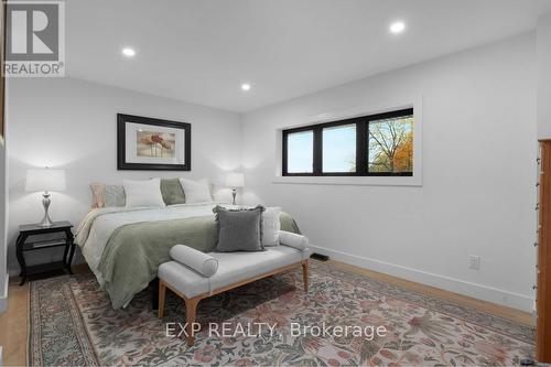 3169 King Street, Lincoln, ON - Indoor Photo Showing Bedroom