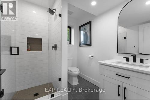 3169 King Street, Lincoln, ON - Indoor Photo Showing Bathroom