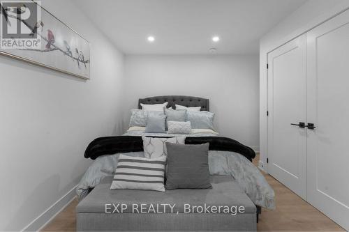 3169 King Street, Lincoln, ON - Indoor Photo Showing Bedroom