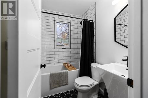 225 Hugill St, Sault Ste. Marie, ON - Indoor Photo Showing Bathroom
