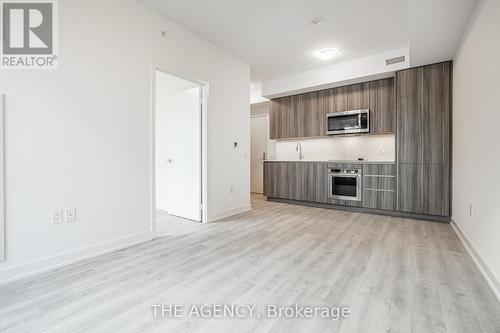 719 - 15 Richardson Street S, Toronto, ON - Indoor Photo Showing Kitchen