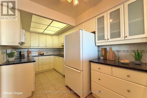 1801 - 121 Ling Road, Toronto, ON - Indoor Photo Showing Kitchen