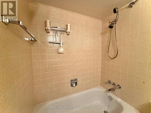 1801 - 121 Ling Road, Toronto, ON - Indoor Photo Showing Bathroom