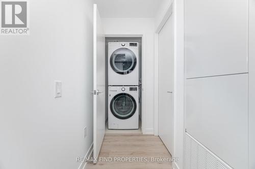 3105 - 395 Square One Drive, Mississauga, ON - Indoor Photo Showing Laundry Room