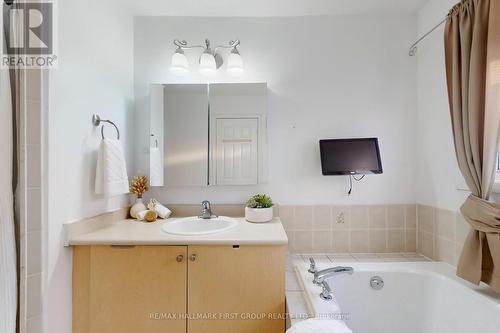64 Longueuil Place, Whitby (Pringle Creek), ON - Indoor Photo Showing Bathroom