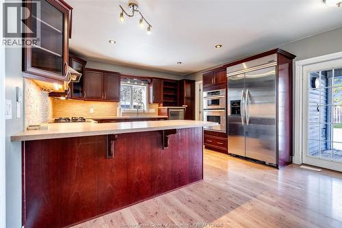 30 Mill Street East, Kingsville, ON - Indoor Photo Showing Kitchen