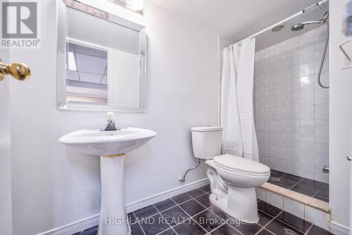 5634 Whistler Crescent, Mississauga, ON - Indoor Photo Showing Bathroom