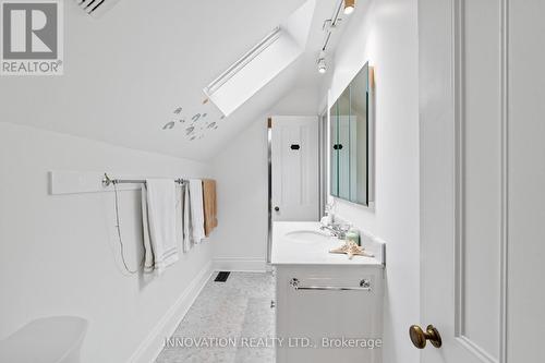 135 Stanley Avenue, Ottawa, ON - Indoor Photo Showing Bathroom