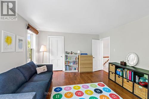 135 Stanley Avenue, Ottawa, ON - Indoor Photo Showing Living Room