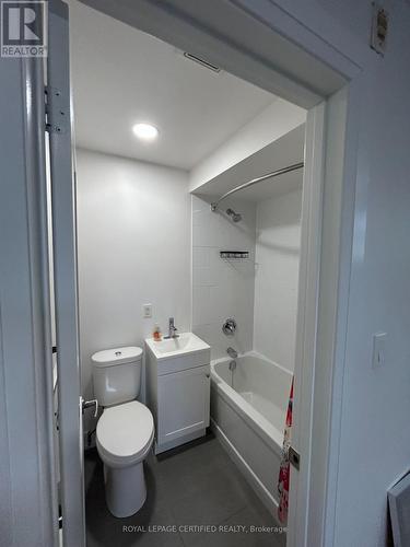 107 - 3474 Yonge Street, Toronto, ON - Indoor Photo Showing Bathroom