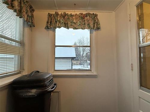 5 9Th Street Nw, Portage La Prairie, MB - Indoor Photo Showing Other Room