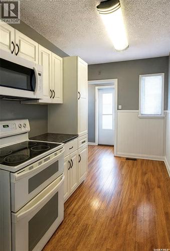 38 Railway Avenue, Plenty, SK - Indoor Photo Showing Kitchen