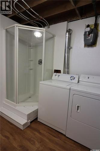 38 Railway Avenue, Plenty, SK - Indoor Photo Showing Laundry Room