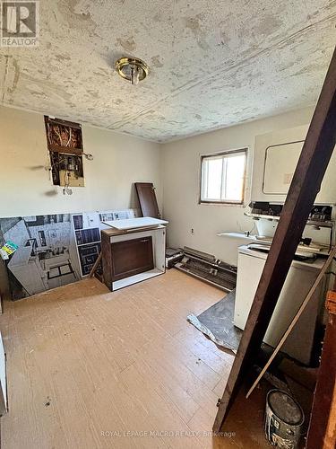 132 Metcalfe Street S, Norfolk, ON - Indoor