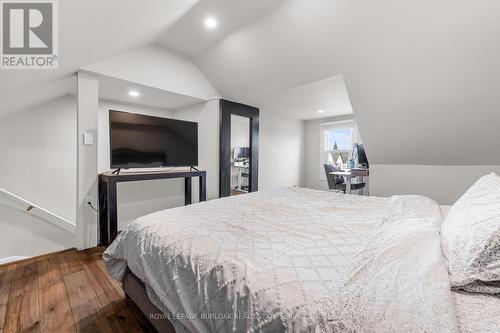 373 Emerald Street N, Hamilton, ON - Indoor Photo Showing Bedroom