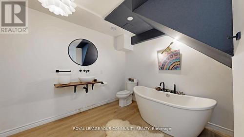 1538 Concession 4 Road, Adjala-Tosorontio, ON - Indoor Photo Showing Bathroom