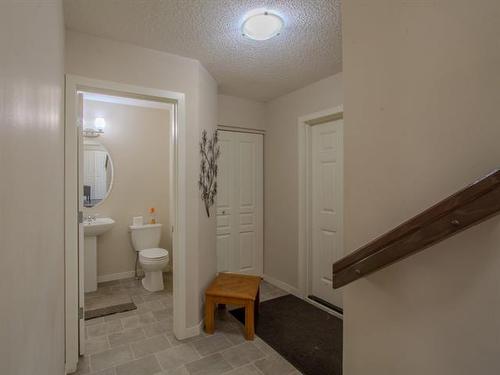 77 Larry Vickar Dr, Winnipeg, MB 