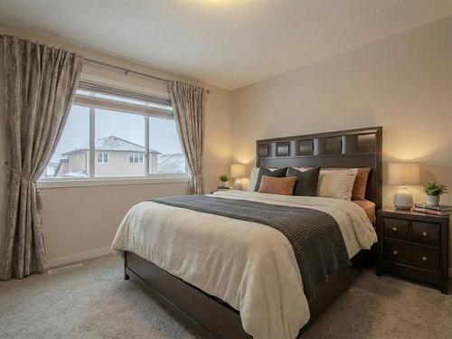 77 Larry Vickar Dr, Winnipeg, MB 