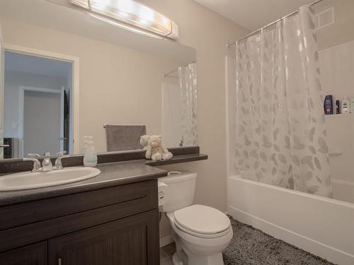 77 Larry Vickar Dr, Winnipeg, MB 