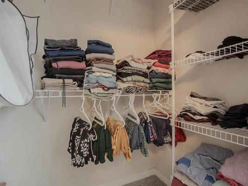 77 Larry Vickar Dr, Winnipeg, MB 