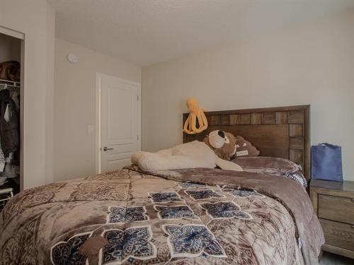 77 Larry Vickar Dr, Winnipeg, MB 