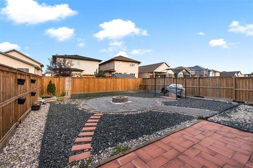 77 Larry Vickar Dr, Winnipeg, MB 