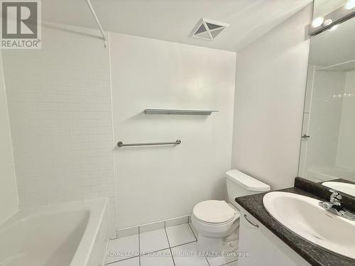 1305 - 22 Wellesley Street, Toronto, ON - Indoor Photo Showing Bathroom