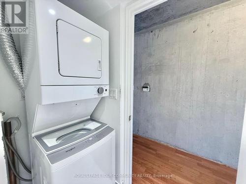 1305 - 22 Wellesley Street, Toronto, ON - Indoor Photo Showing Laundry Room