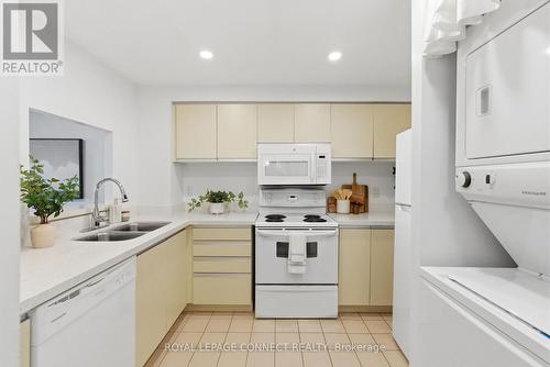 514 - 711 Rossland Road E, Whitby, ON - Indoor