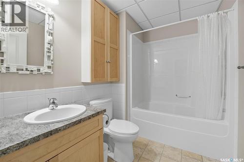 4005 3Rd Avenue W, Waldheim, SK - Indoor Photo Showing Bathroom