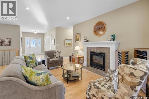 4005 3Rd Avenue W, Waldheim, SK - Indoor Photo Showing Living Room With Fireplace