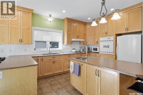 4005 3Rd Avenue W, Waldheim, SK - Indoor Photo Showing Kitchen With Double Sink