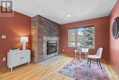 81287 Colborne Place, Goderich (Goderich (Town)), ON - Indoor Photo Showing Living Room With Fireplace