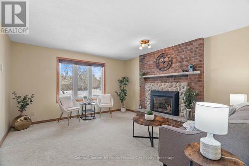 81287 Colborne Place, Goderich (Goderich (Town)), ON - Indoor Photo Showing Living Room With Fireplace