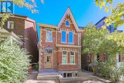 83 CLINTON STREET  Toronto, ON M6G 2Y4