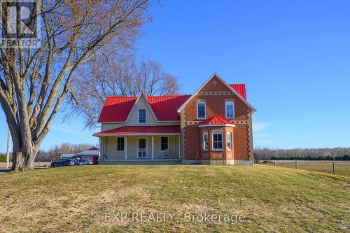 Modernized Farmhouse - 8923 Morning Glory Road, Georgina, ON 