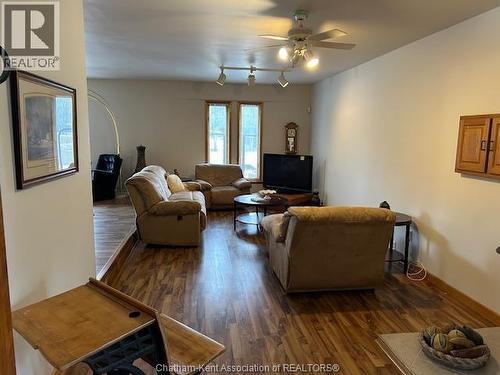 3 Thibodeau Street, Pain Court, ON - Indoor Photo Showing Living Room