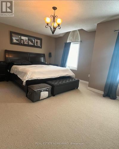 1129 Hickory Hollow Glen, Mississauga, ON - Indoor Photo Showing Bedroom