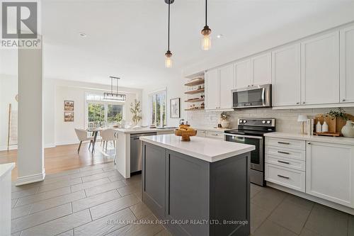 89 Stockell Crescent, Ajax, ON - Indoor Photo Showing Kitchen With Upgraded Kitchen