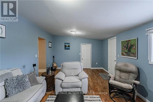 96 Emilie Street, Brantford, ON - Indoor Photo Showing Living Room