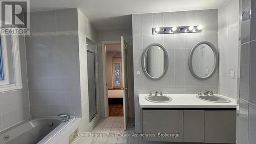 Upper - 2501 Mississauga Road, Mississauga, ON - Indoor Photo Showing Bathroom
