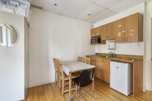 Commerce - 780 Boul. St-Joseph E., Montréal (Le Plateau-Mont-Royal), QC - Indoor