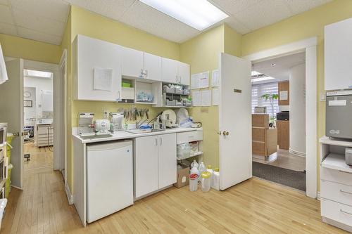 Commerce - 780 Boul. St-Joseph E., Montréal (Le Plateau-Mont-Royal), QC - Indoor Photo Showing Other Room